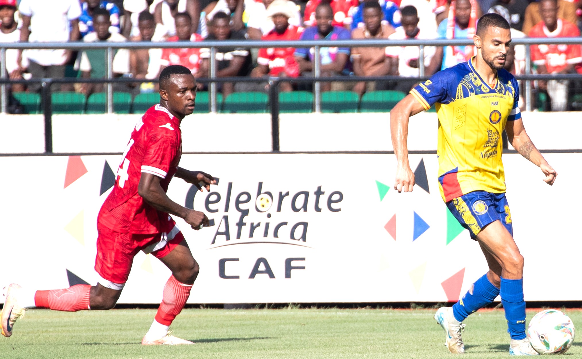 رابطة أبطال إفريقيا توتال إنيرجيز: الأهلي المصري يعود بنقطة من تنقله لمواجهة الجيش الملكي المغربي ومولودية الجزائر تتعادل داخل الديار أمام ماميلودي صن داونز